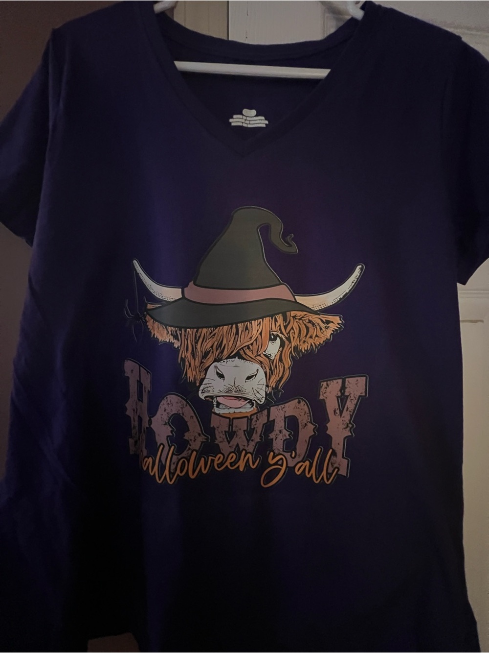 Women's Purple 'Howdy' Halloween Graphic V-Neck Tee
